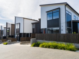  Luxury Properties